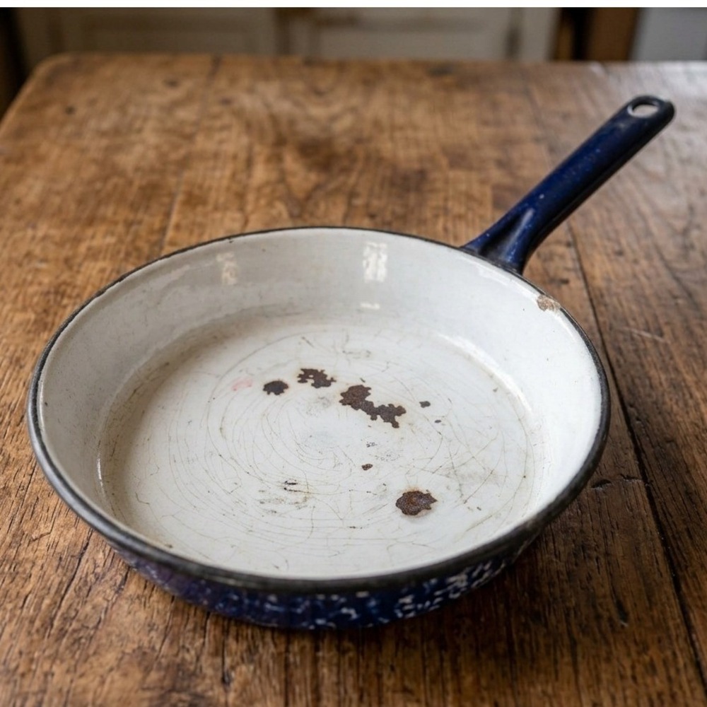 Vintage Blue White Graniteware Splatter Enamel Skillet Frying Pan 9 Inch Rustic